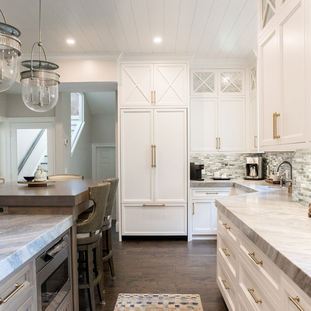 Kitchen cabinet